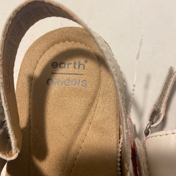Earth origins cream cutout 1” wedge  sandals  various sizes all  NWT - Picture 6 of 6